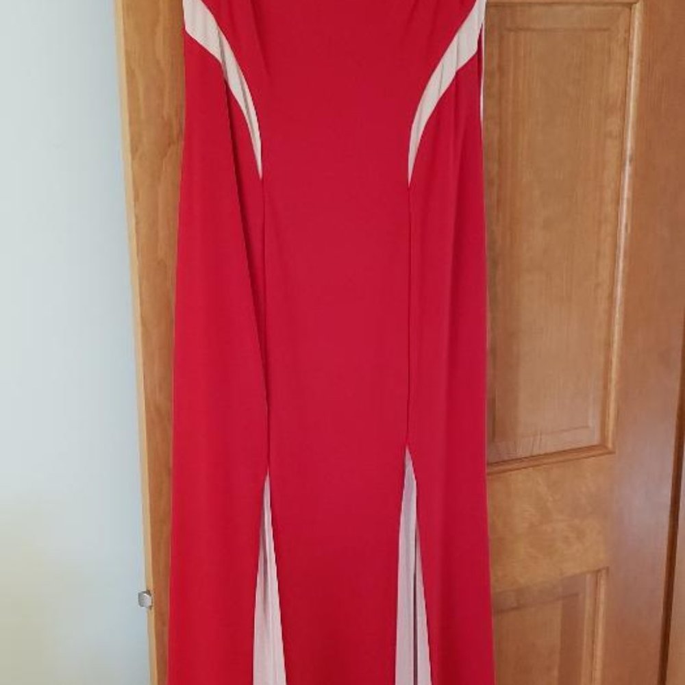 Ladies Floor Length Red Evening Dress